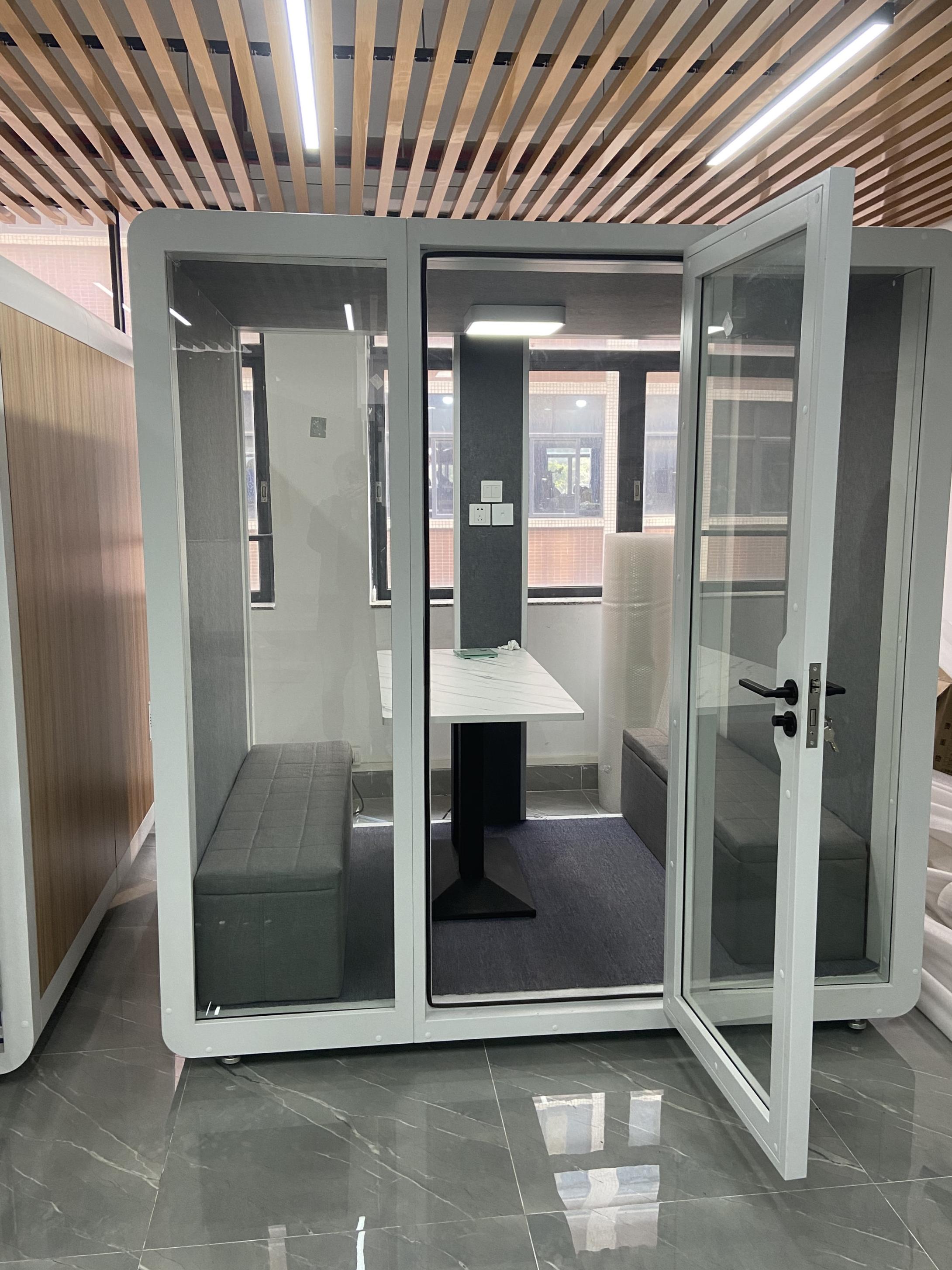 Homelements 4 Persons 2.1x1.6x2.3m White & Black Metal Plate Model Mobile Soundproof Room Home Live Broadcast Room Singing Cabin Recording Studio Indoor Telephone Booth Piano Sleeping Soundproof Silent Cabin