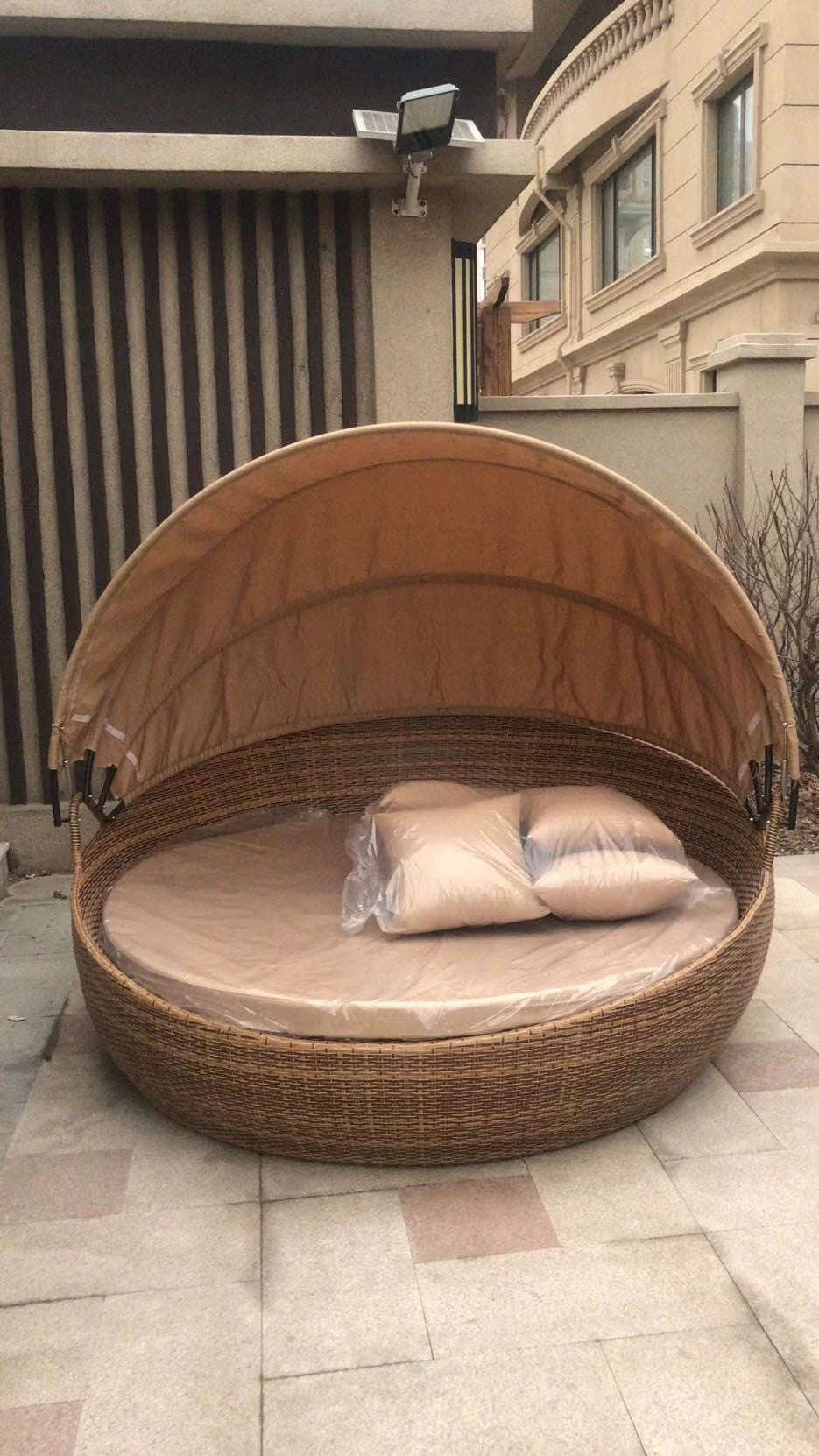 Outdoor PE Rattan Lounge Chair Bed Garden Swimming Pool Lounge Chair with Canopy, Lazy Person, Large Round Bed, Lounge Chair